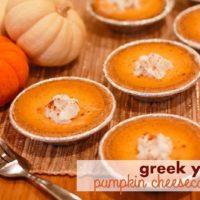 Recipe :: Greek Yogurt Pumpkin Cheesecake Mini Pie