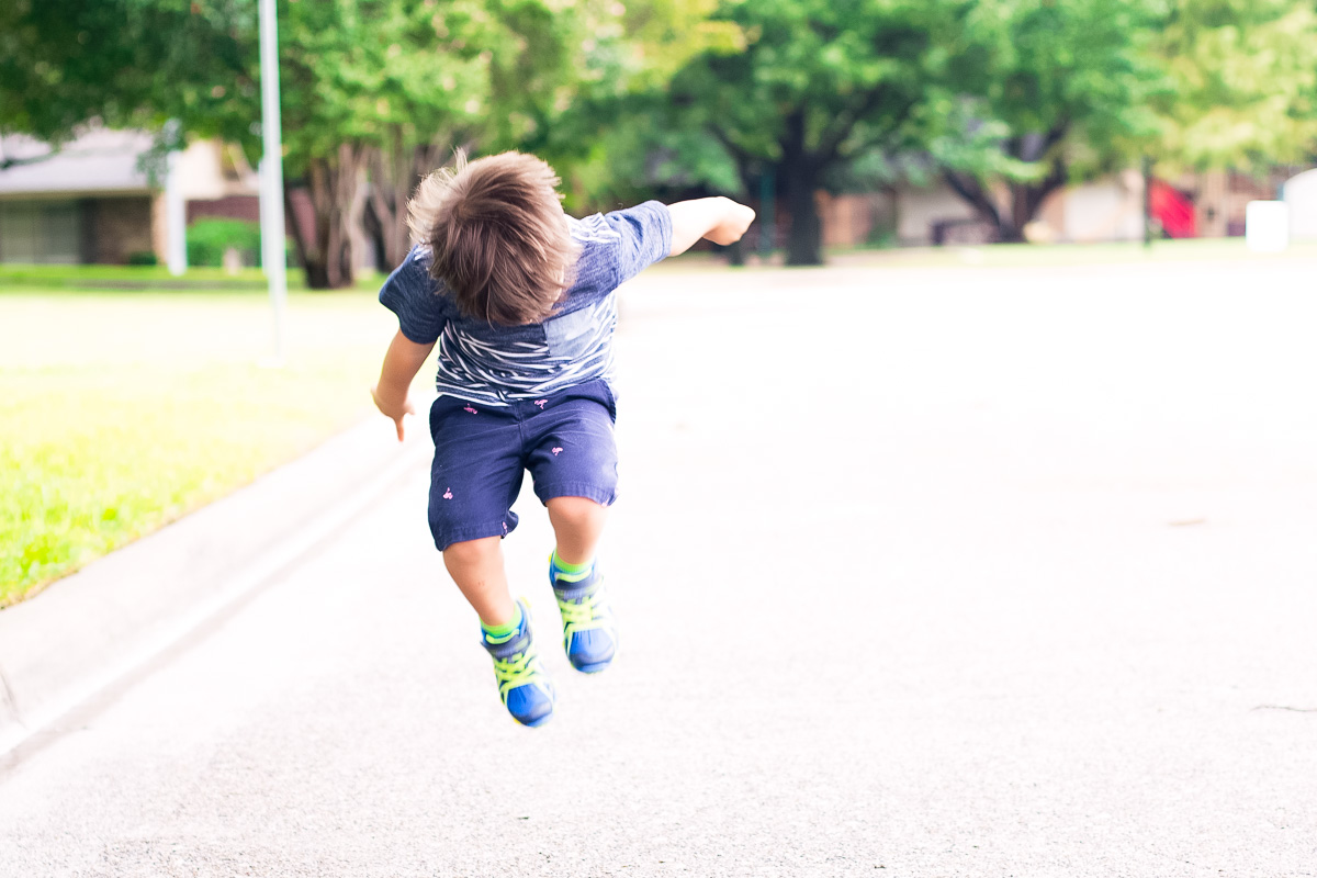 toddler boy jumping | stride rite leepz