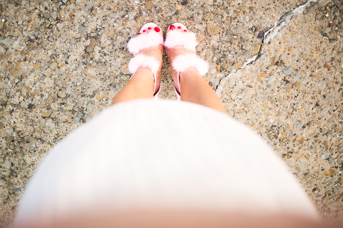 cute & little | petite fashion blog | white eyelet skirt, pom pom pink heel sandals | summer outfit