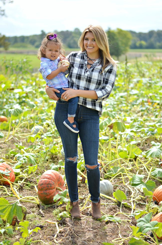 family-pumpkin-patch-outfits