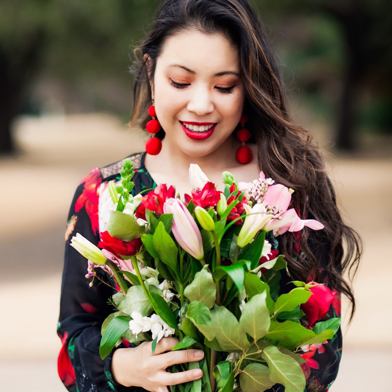 cute & little blog | valentine's day black red floral | bouquet in a box delivery review