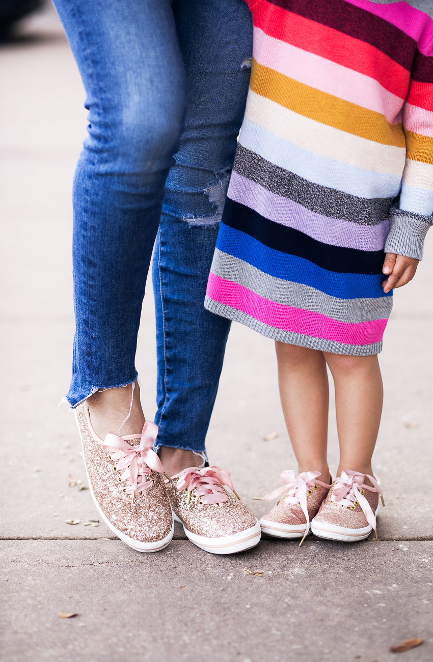 cute & little | mommy daughter twinning holiday outfit | gap candy stripe, keds kate spade glitter shoes