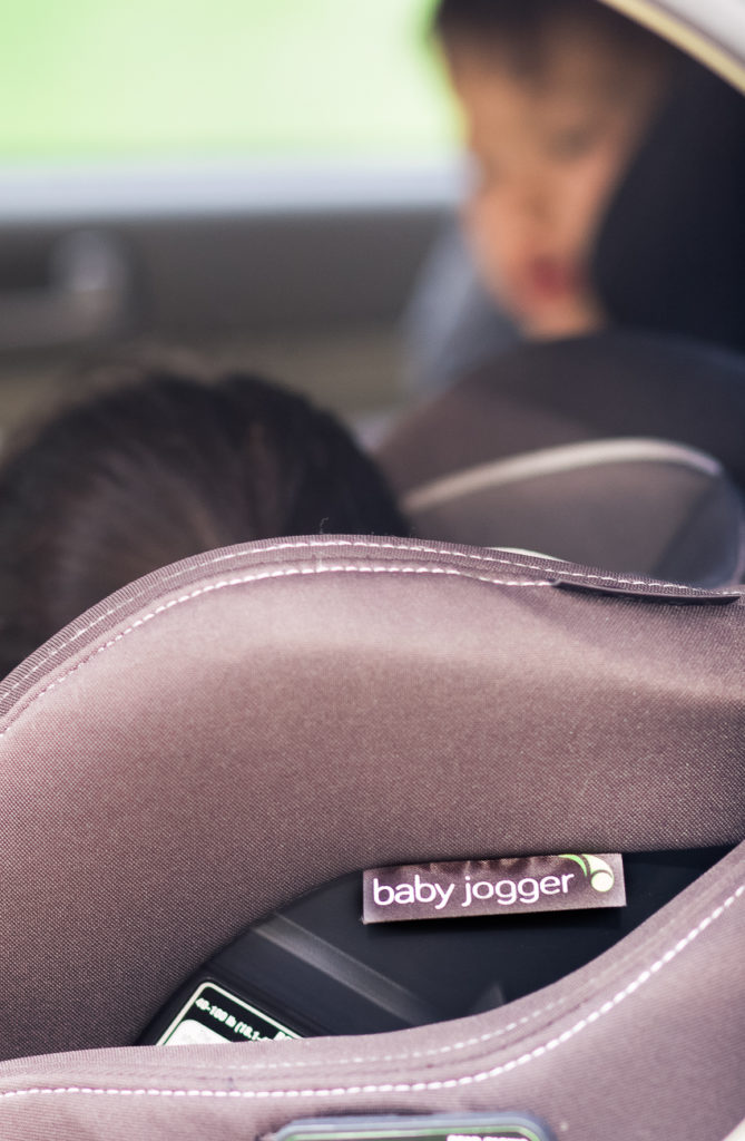 safest convertible carseat for small cars | baby jogger city view car seat review | The Best Convertible Car Seat If You Love Your Small Car featured by top Dallas lifestyle blog Cute & Little