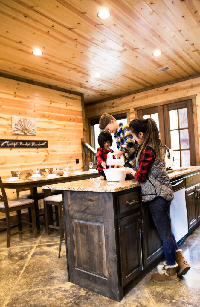 cute & little | dallas family mom travel blog | weekend camping trip beavers bend broken bow mccurtain county oklahoma | broken bow cabin lodging review | Weekend Escape With The Family To McCurtain County featured by top Dallas travel blog Cute  & Little