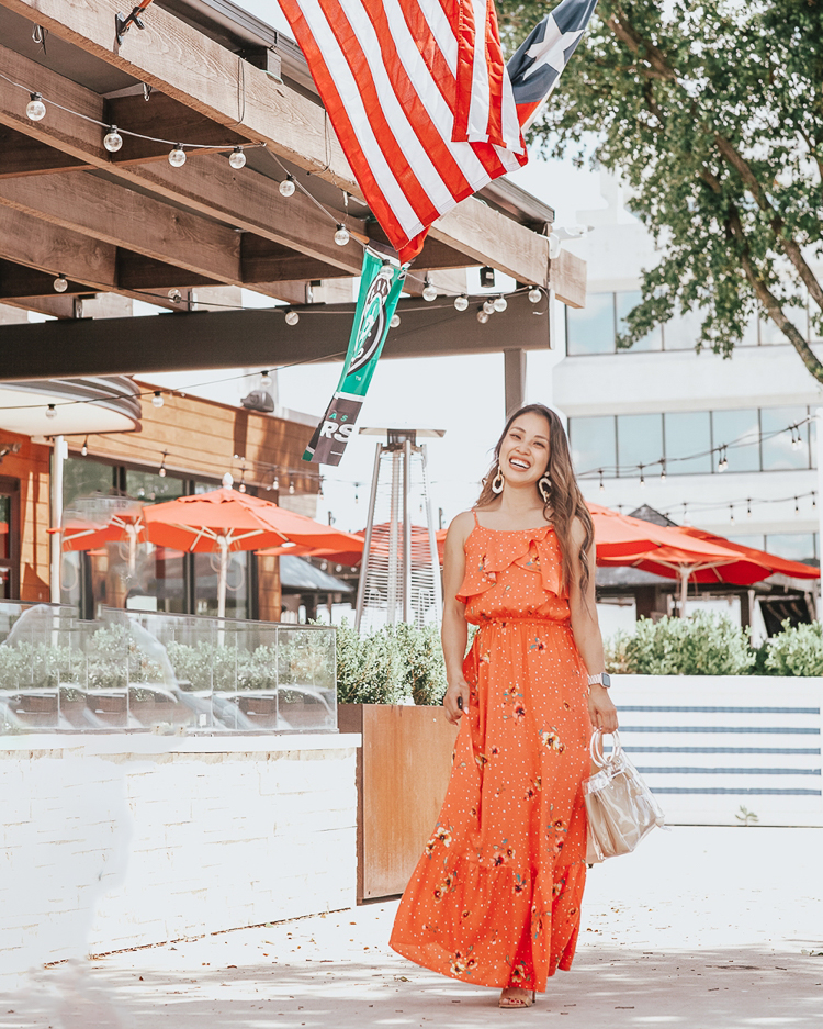 Memorial Day Outfits featured by top US fashion blog Cute & Little; Image of a woman wearing jcpenney peyton & parker mommy and me matching dress and Amazon clear tote.