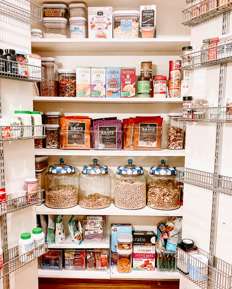 cute & little | dallas lifestyle blog | small pantry organization ideas tips | | 5 Easy Tips for Small Pantry Organization by popular Dallas lifestyle blog, Cute and Little: image of an organized small pantry. 